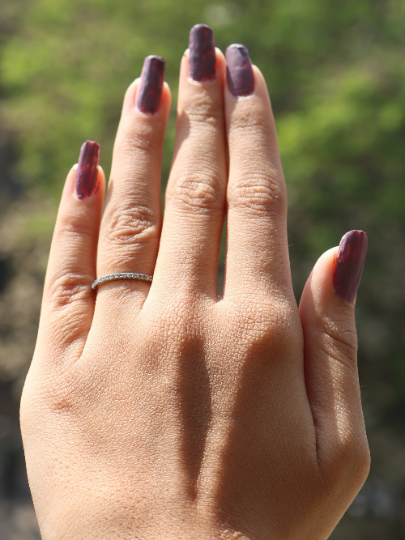 Sparkle and Contrast Salt and Pepper Round Brilliant Cut Diamond Band - JayKrishna Diamond