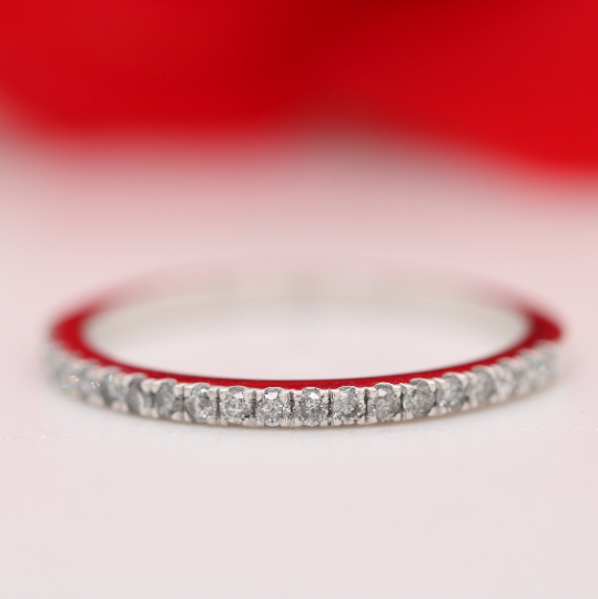 Sparkle and Contrast Salt and Pepper Round Brilliant Cut Diamond Band - JayKrishna Diamond