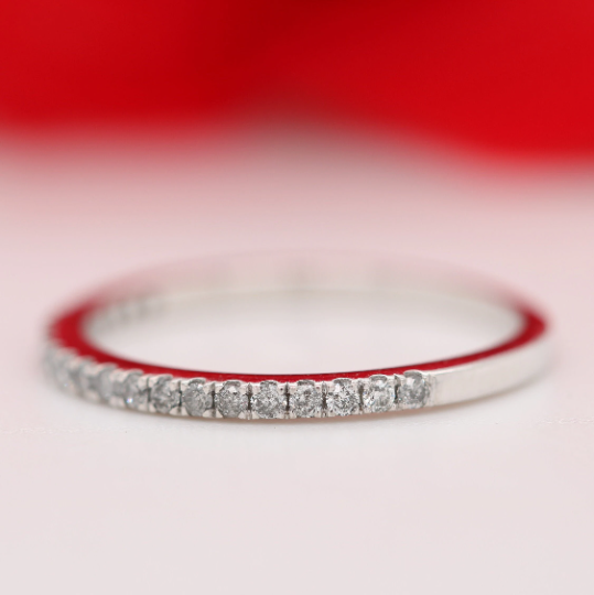 Sparkle and Contrast Salt and Pepper Round Brilliant Cut Diamond Band - JayKrishna Diamond