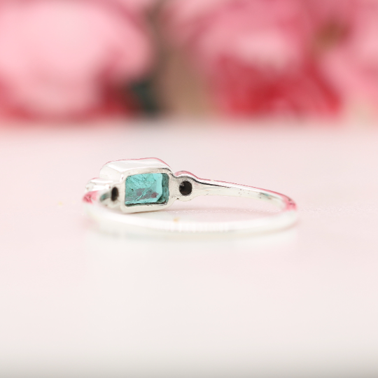 Natural Loose Emerald Shape Green Emerald Gemstone Sterling Silver Wedding Ring - JayKrishna Diamond