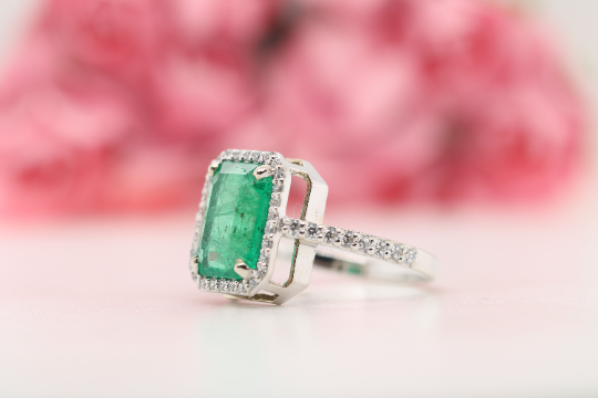 Radiant Elegance Stunning Emerald Gemstone in 9K White Gold Ring - JayKrishna Diamond