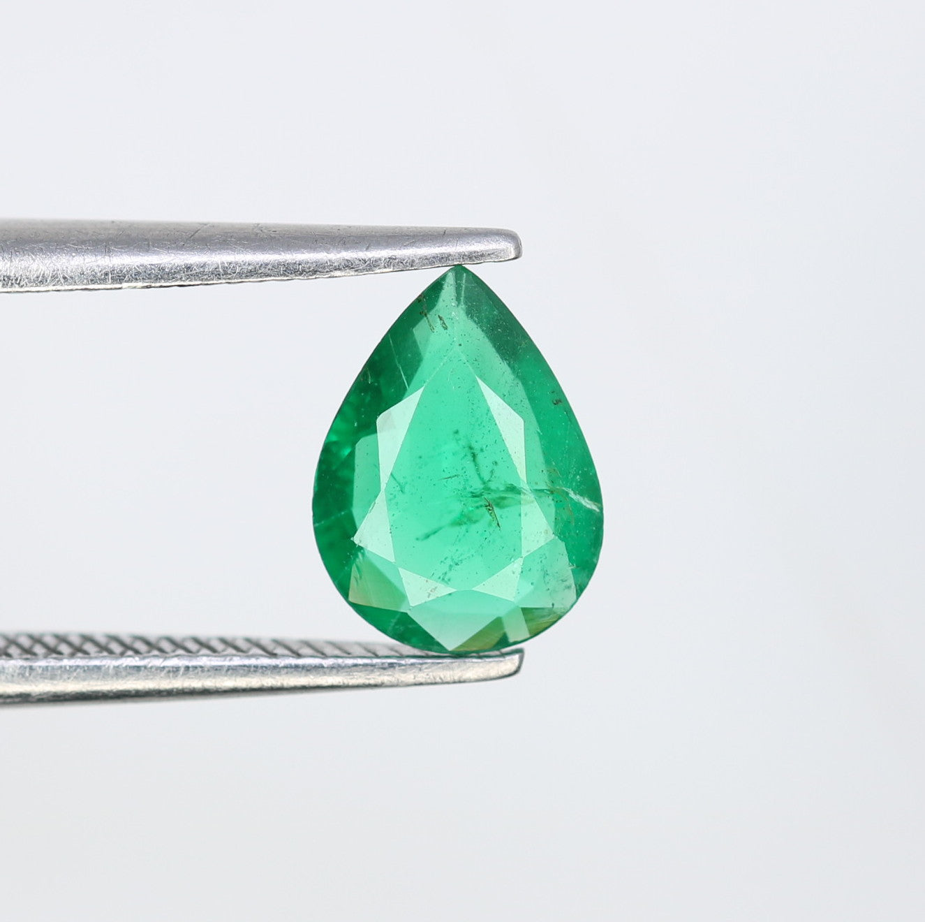 0.74 CT Green Stone Emerald Gemstone 8.10 MM Pear Cut For Engagement Ring - JayKrishna Diamond