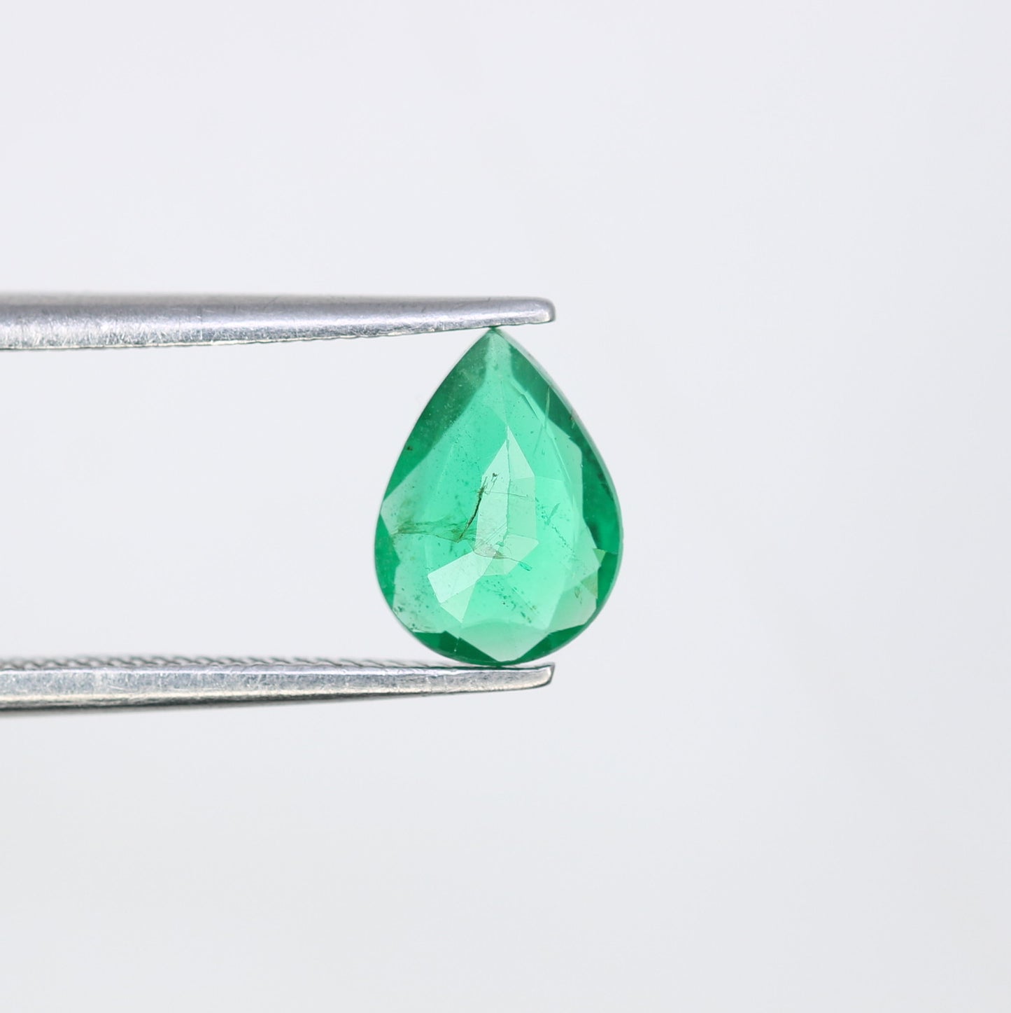 0.74 CT Green Stone Emerald Gemstone 8.10 MM Pear Cut For Engagement Ring - JayKrishna Diamond
