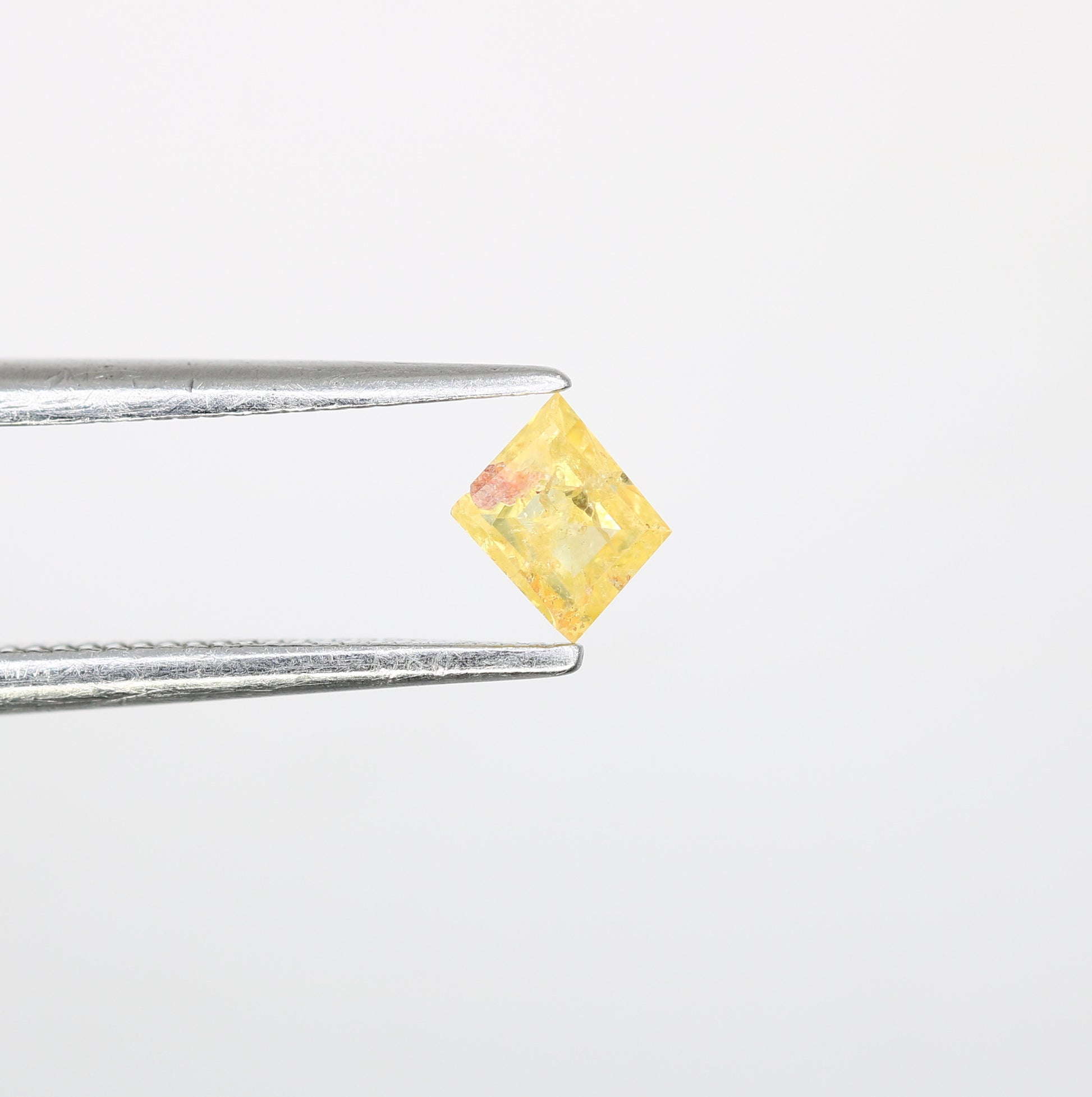 0.28 CT 4.90 MM Kite Shape Natural Fancy Yellow Diamond – Ideal for Designer Rings | Stunning Fancy Yellow Kite Diamond - JayKrishna Diamond