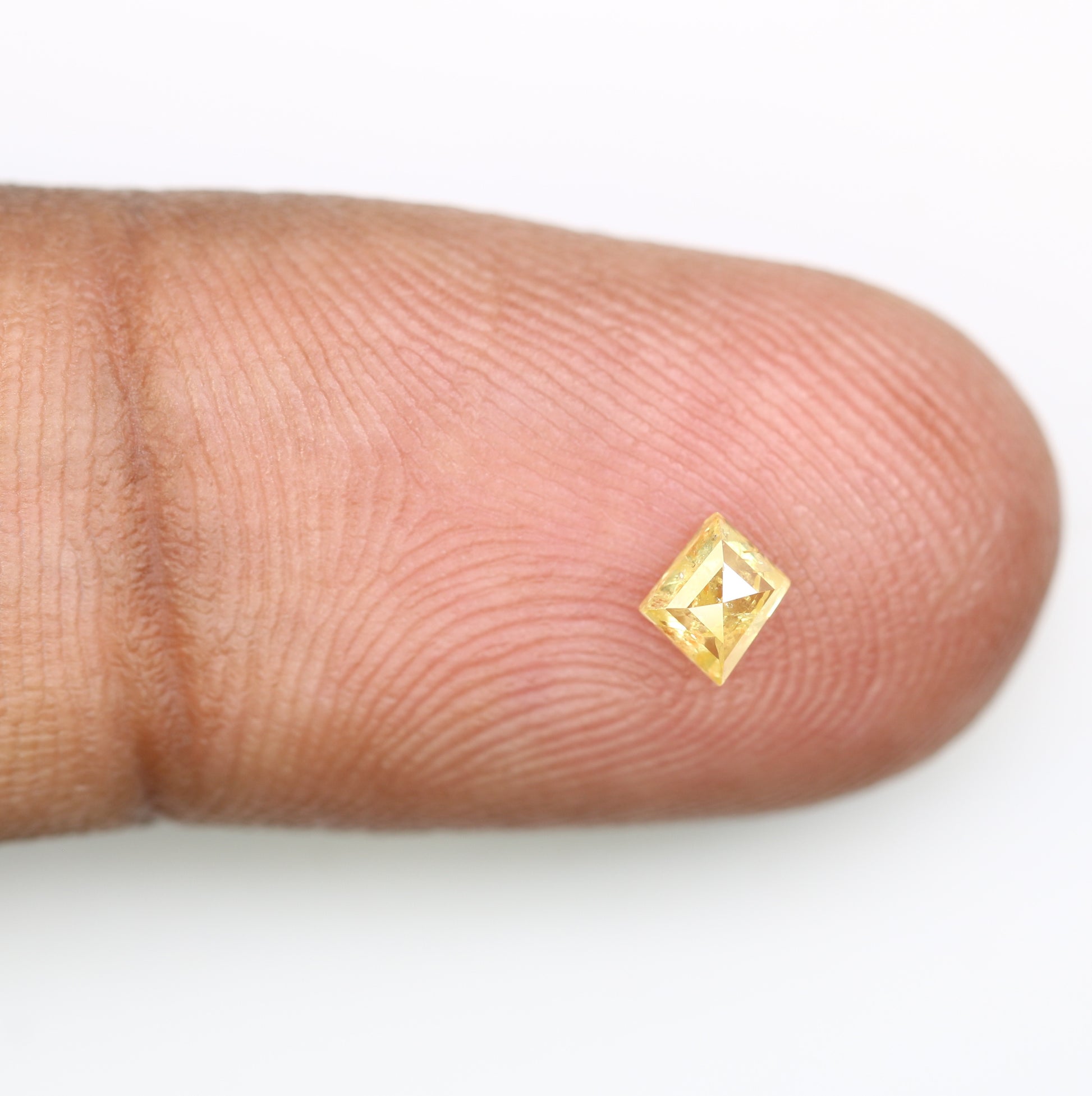 0.28 CT 4.90 MM Kite Shape Natural Fancy Yellow Diamond – Ideal for Designer Rings | Stunning Fancy Yellow Kite Diamond - JayKrishna Diamond