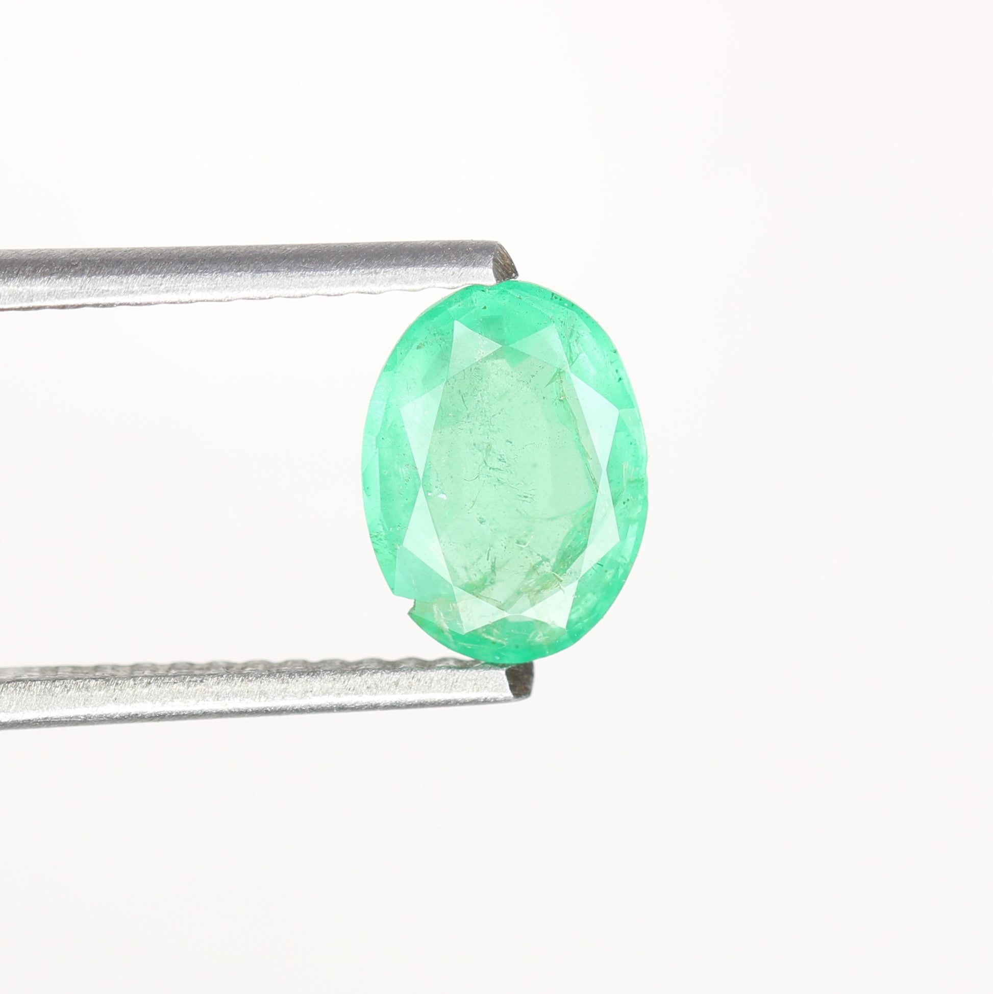 0.96 CT Beautiful Green Emerald Sapphire Oval Cut Gemstone For Engagement Ring - JayKrishna Diamond