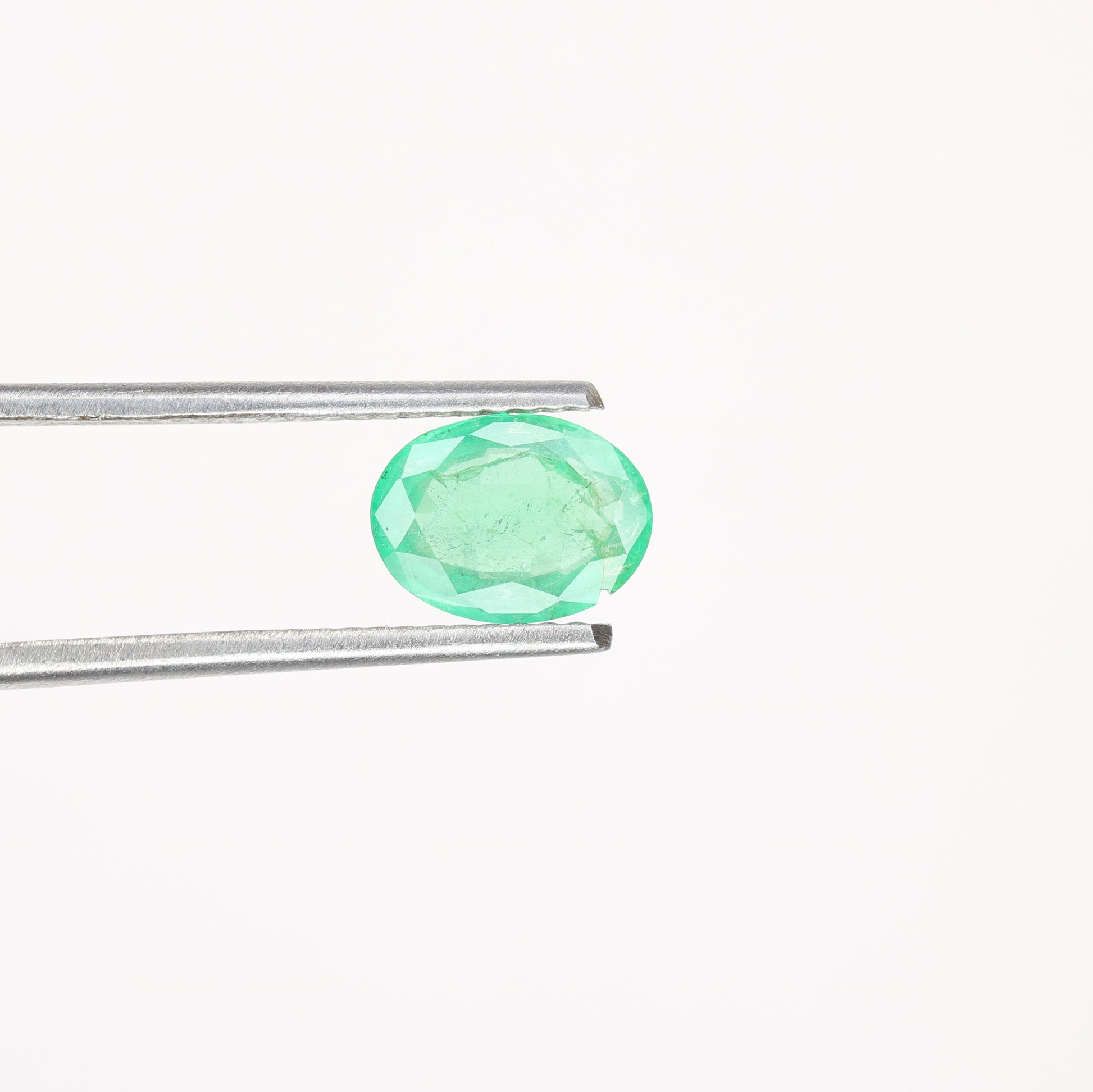 0.96 CT Beautiful Green Emerald Sapphire Oval Cut Gemstone For Engagement Ring - JayKrishna Diamond