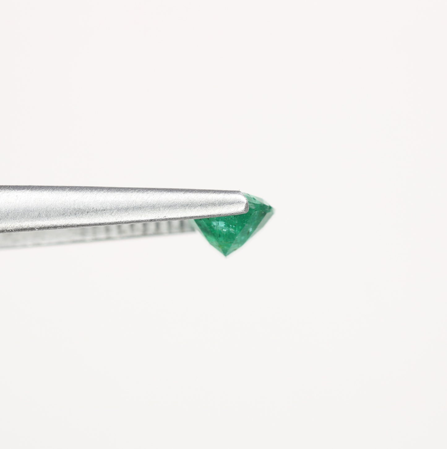 1.19 CT Oval Cut Beautiful Green Emerald Sapphire Gemstone For Wedding Ring - JayKrishna Diamond