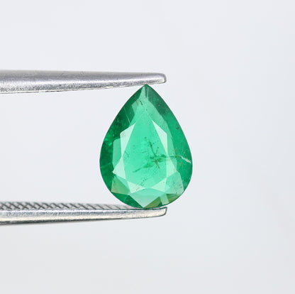 0.74 CT Green Stone Emerald Gemstone 8.10 MM Pear Cut For Engagement Ring - JayKrishna Diamond