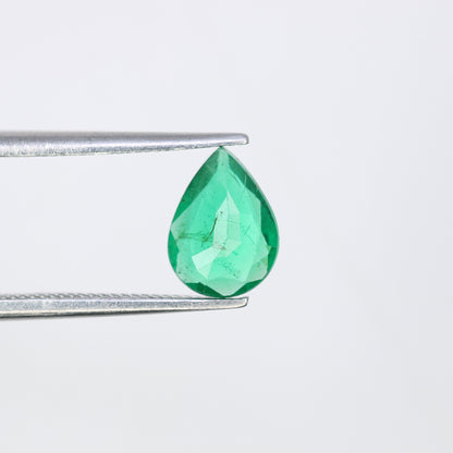 0.74 CT Green Stone Emerald Gemstone 8.10 MM Pear Cut For Engagement Ring - JayKrishna Diamond