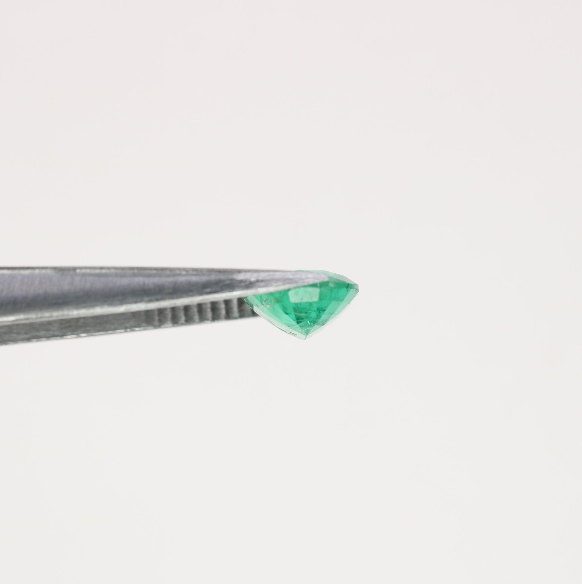 1.40 CT 8.88 MM Green Emerald Oval Cut Galaxy Loose Gemstone For Proposal Ring - JayKrishna Diamond