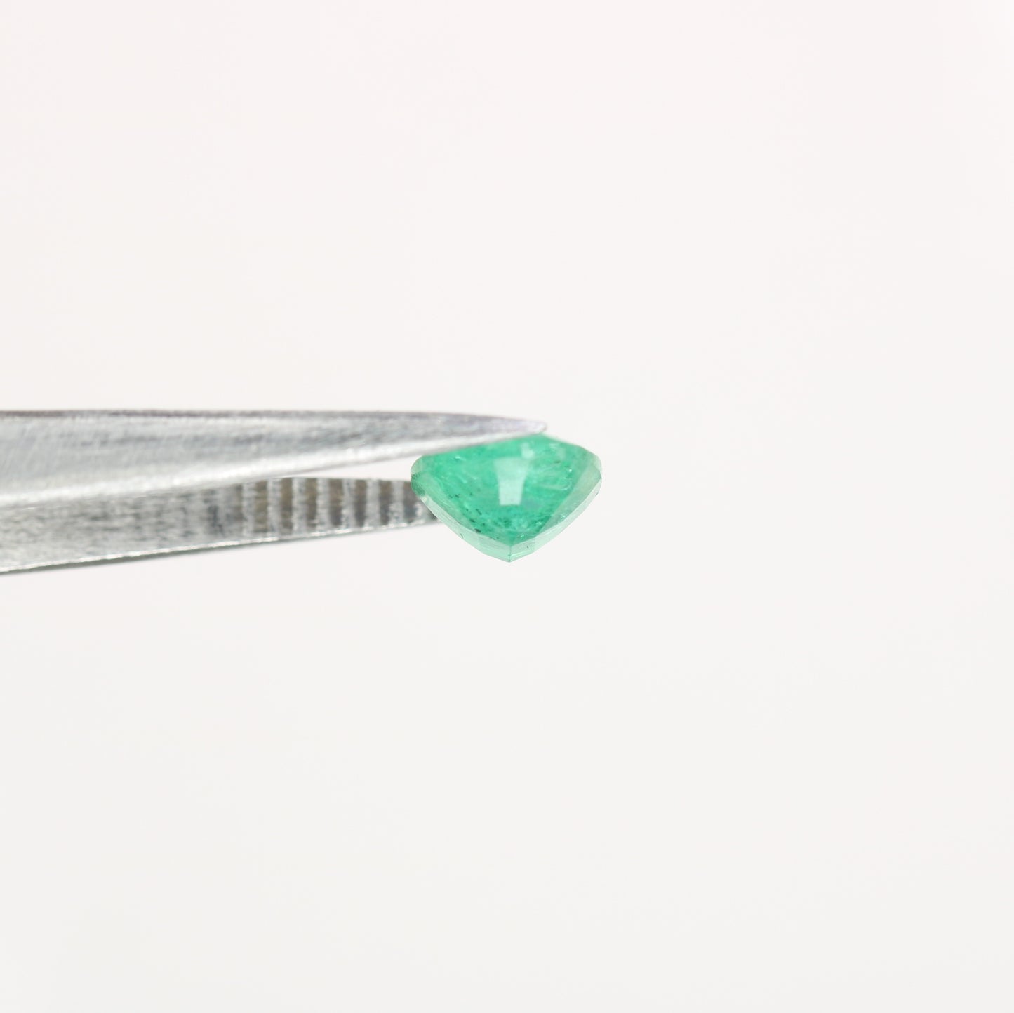 1.09 CT 8.01 CT Natural Green Emerald Oval Cut Gemstone For Wedding Ring - JayKrishna Diamond