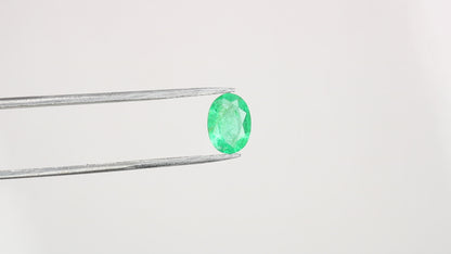 0.81 CT Green Emerald Oval Shape Loose Natural Gemstone For Wedding Ring